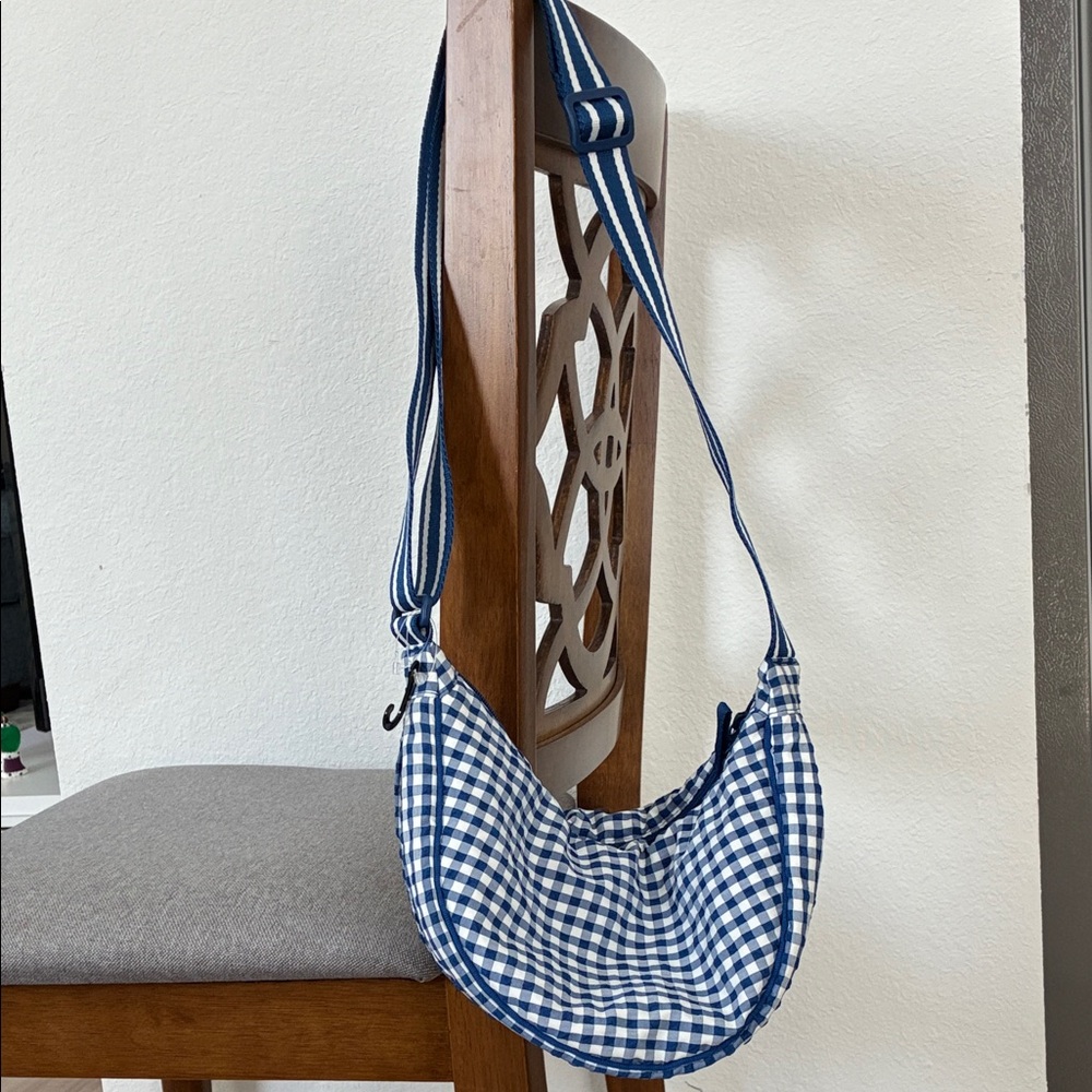 Uniqlo Gingham printed Round Mini Shoulder Bag